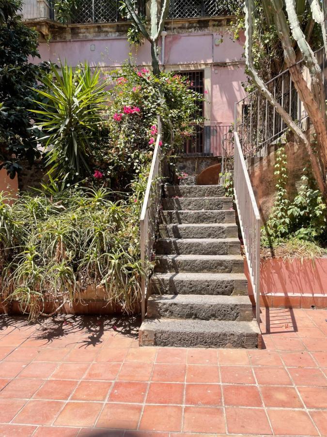 Ferienwohnung Corte Capuana Catania Exterior foto